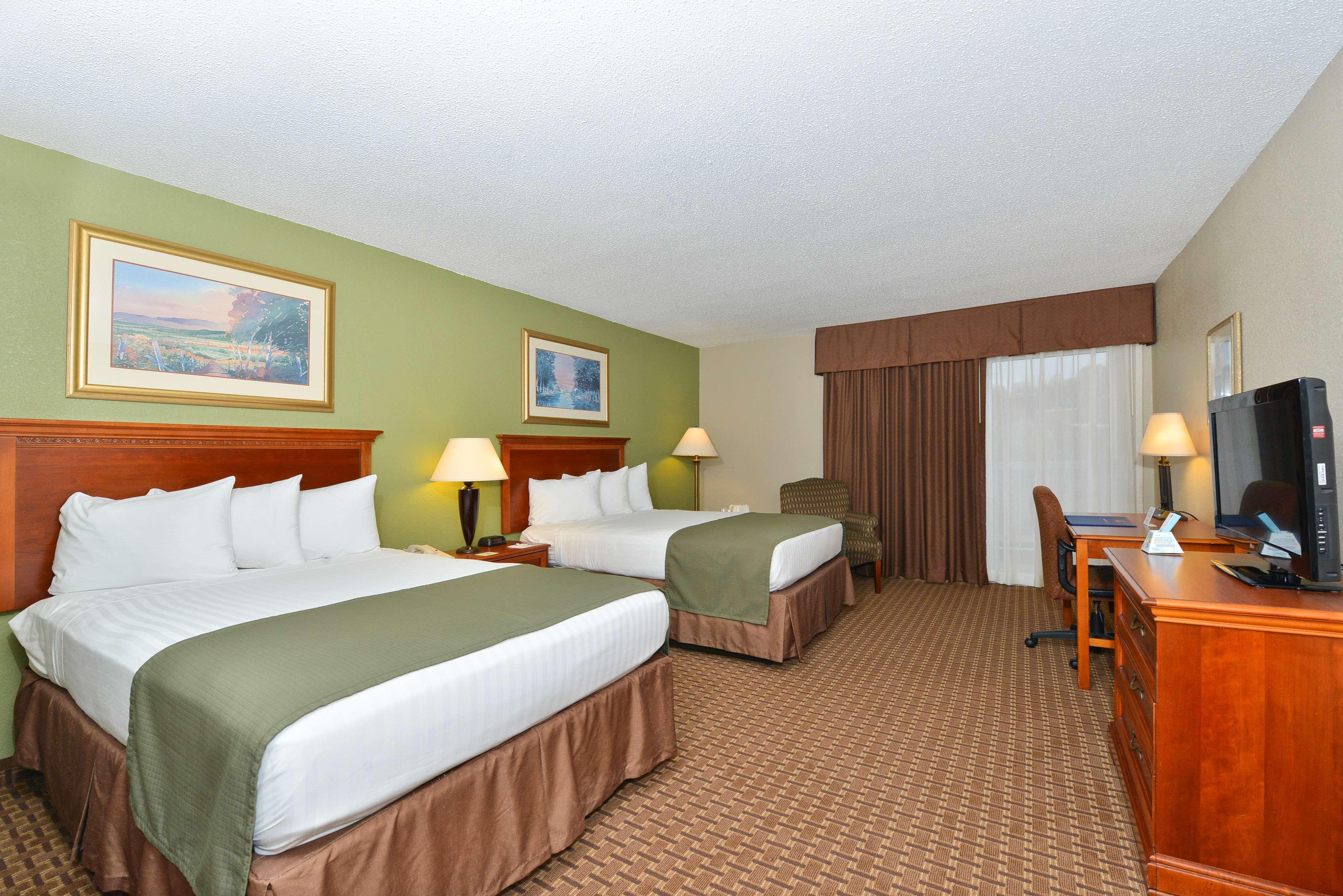 Surestay Plus Hotel By Best Western Raleigh North Downtown Екстер'єр фото
