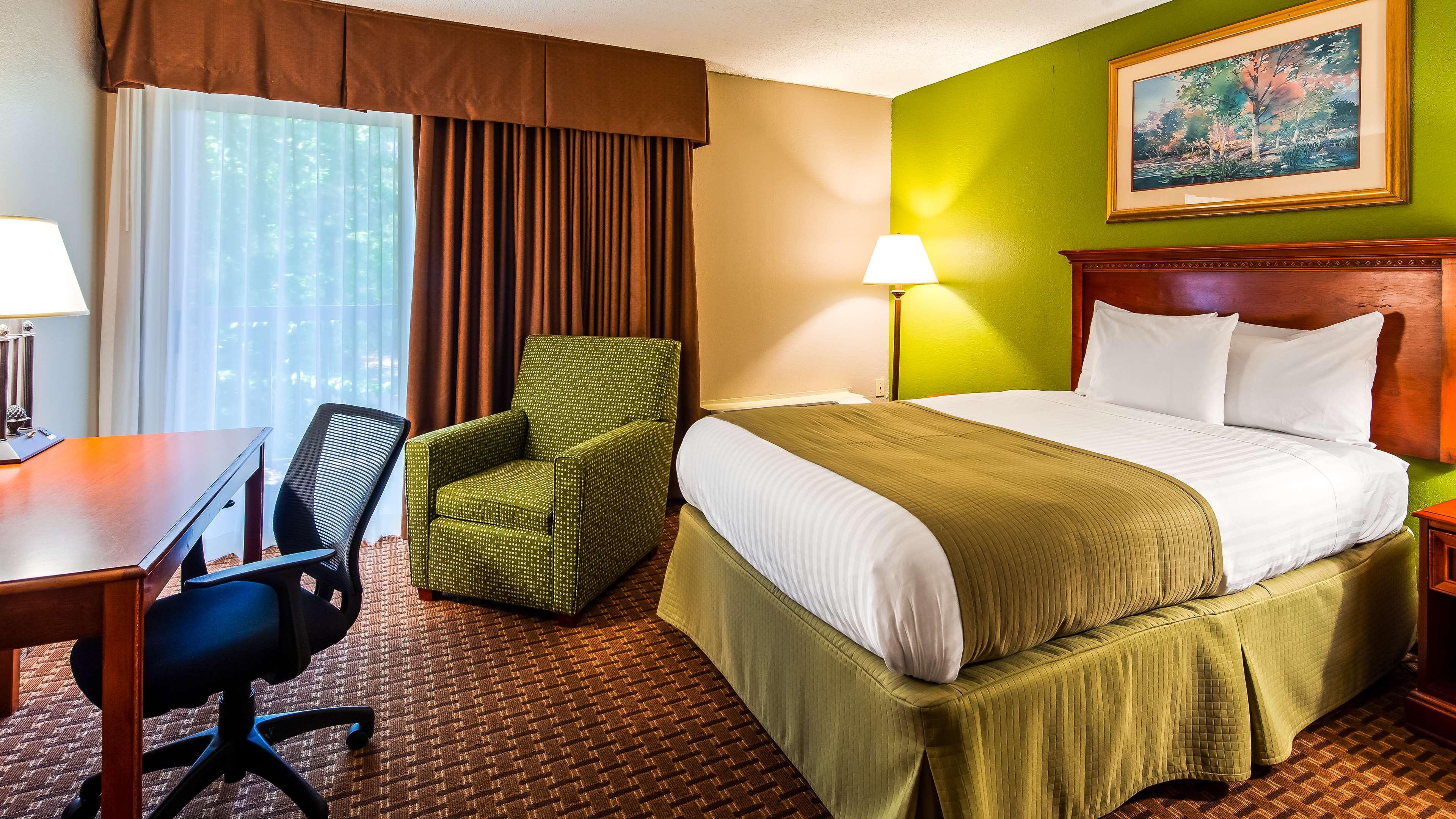 Surestay Plus Hotel By Best Western Raleigh North Downtown Екстер'єр фото