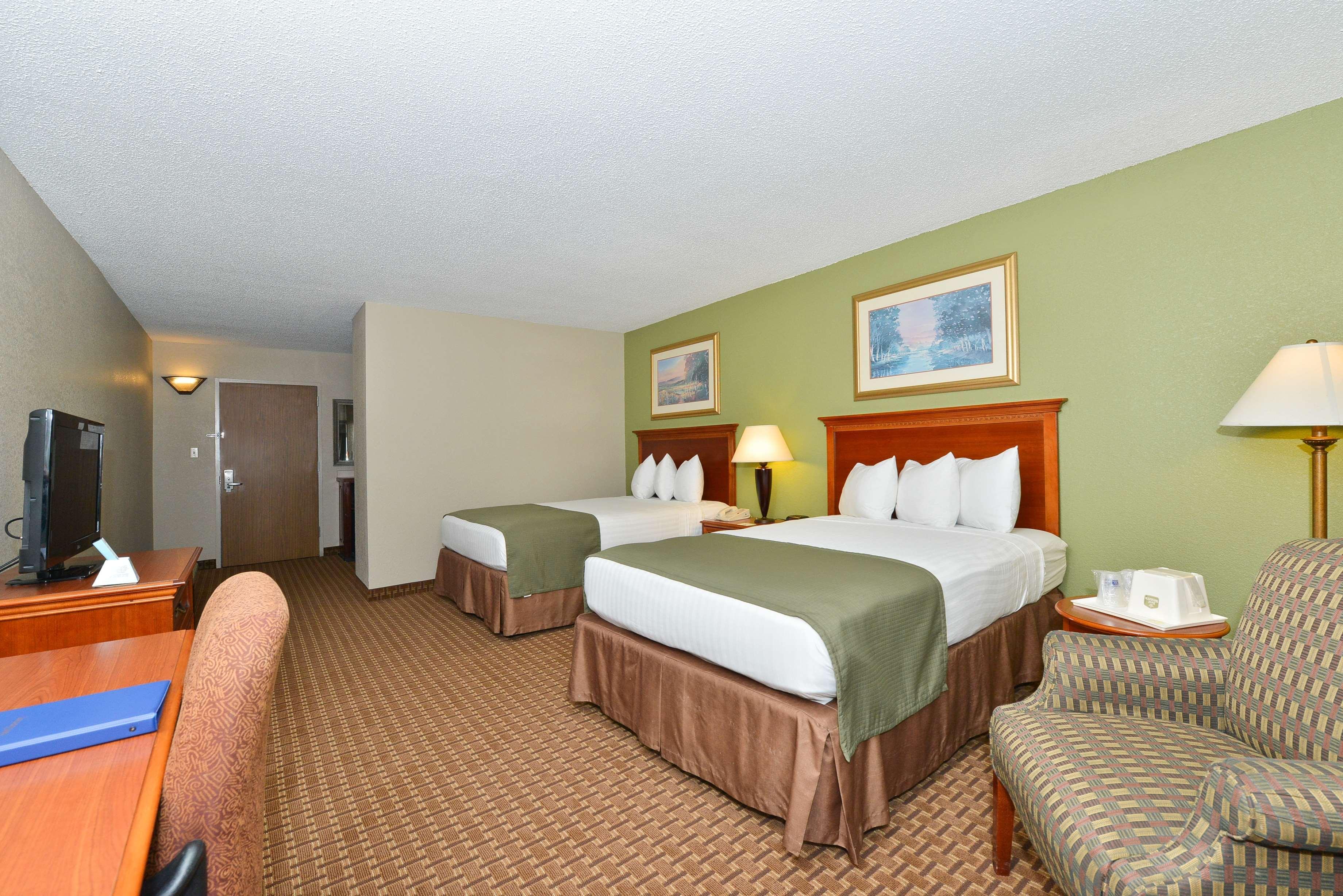 Surestay Plus Hotel By Best Western Raleigh North Downtown Екстер'єр фото