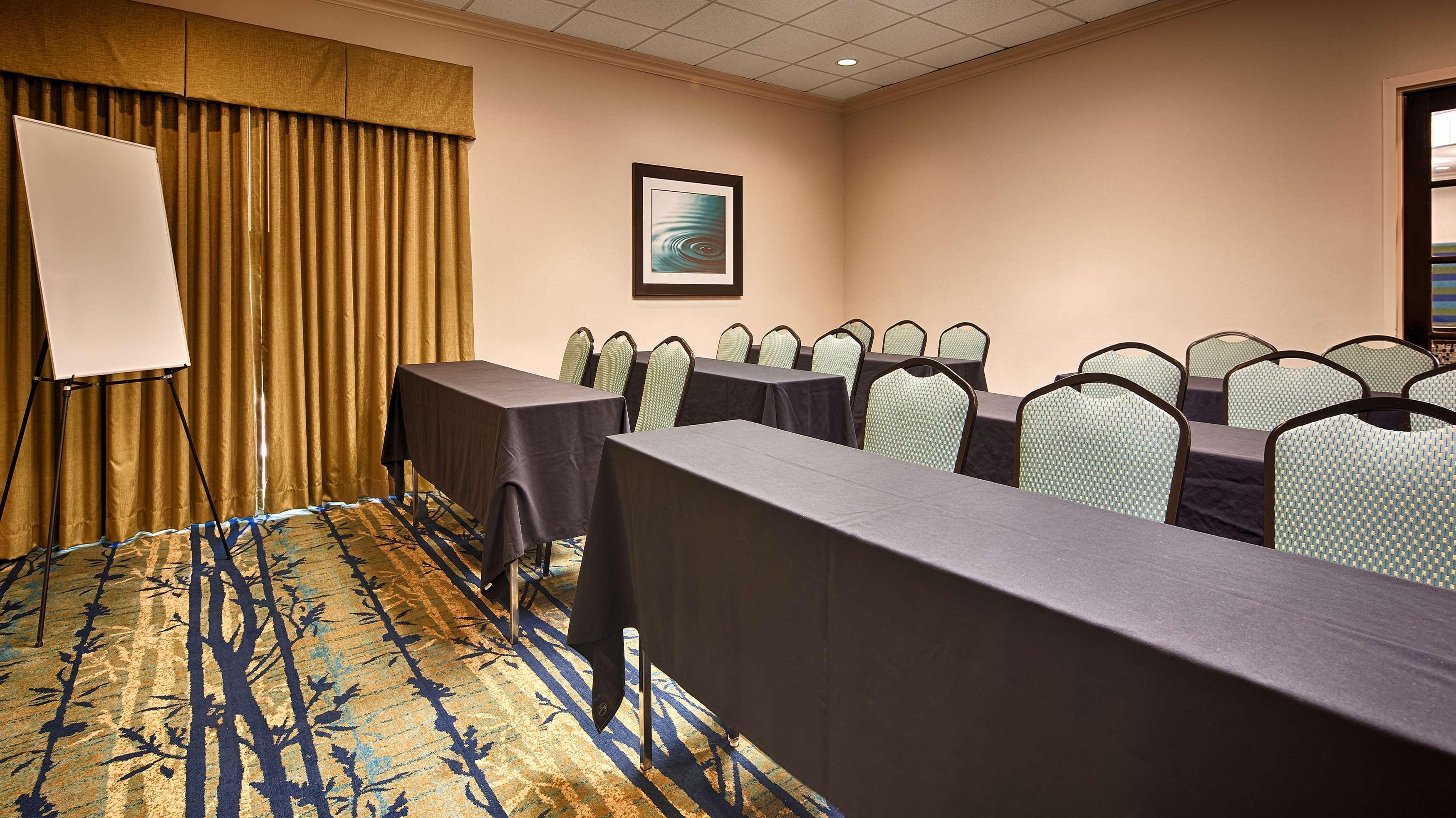 Surestay Plus Hotel By Best Western Raleigh North Downtown Екстер'єр фото